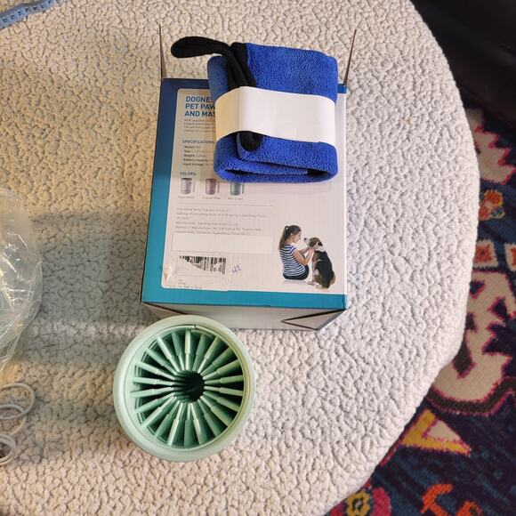 NEW Dogness Automatic Pet Paw Cleaner and Massager  Mint Green - Picture 4 of 6